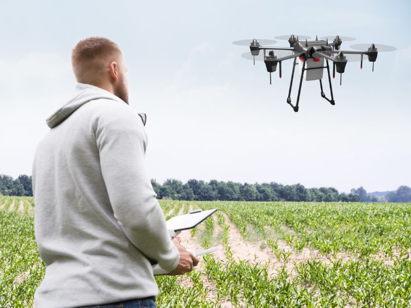 Dron za nadzor pridelka v kmetijstvu